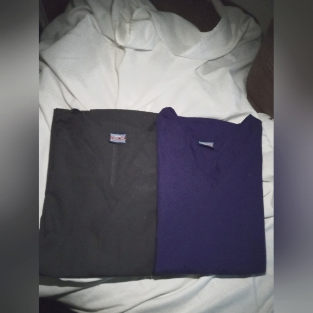 Womens scrub tops (2)